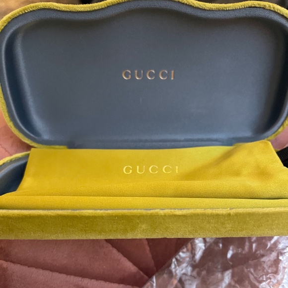 Sold! UNISEX GUCCI SUNGLASSES *NWT - Picture 4 of 7